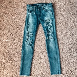 American eagle light wash ripped jeans